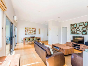 Angourie Blue 7, Yamba